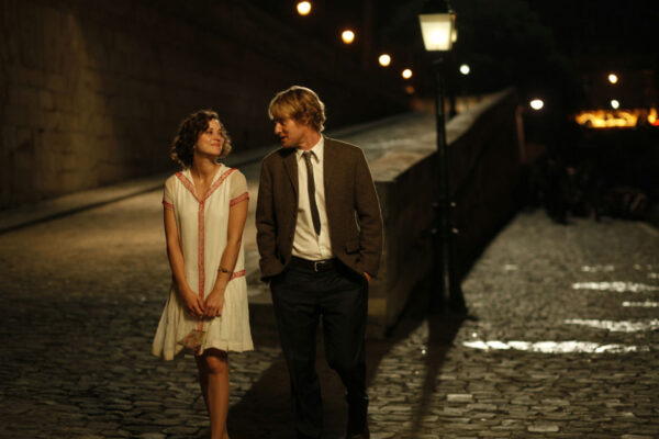 Midnight in Paris : Complexity of Nostalgia